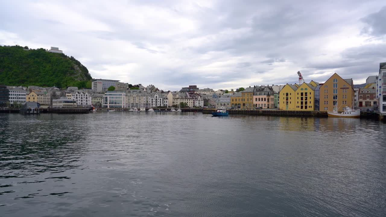 노르웨이 알레스룬드 시 에 있는 아크슬라