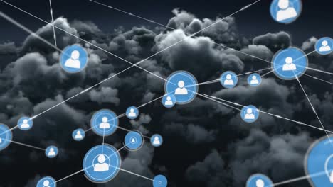 animación de redes de conexiones sobre nubes y cielo