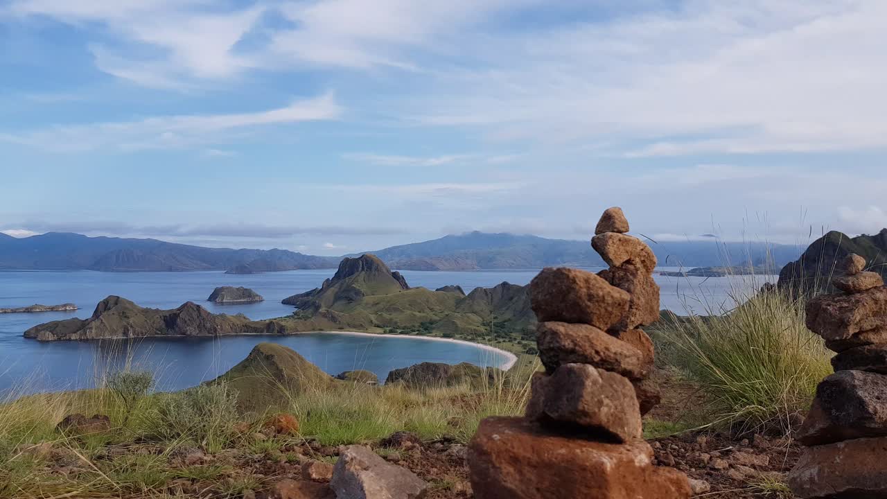 video de la isla de padar en el parque nacional de komodo, indonesia