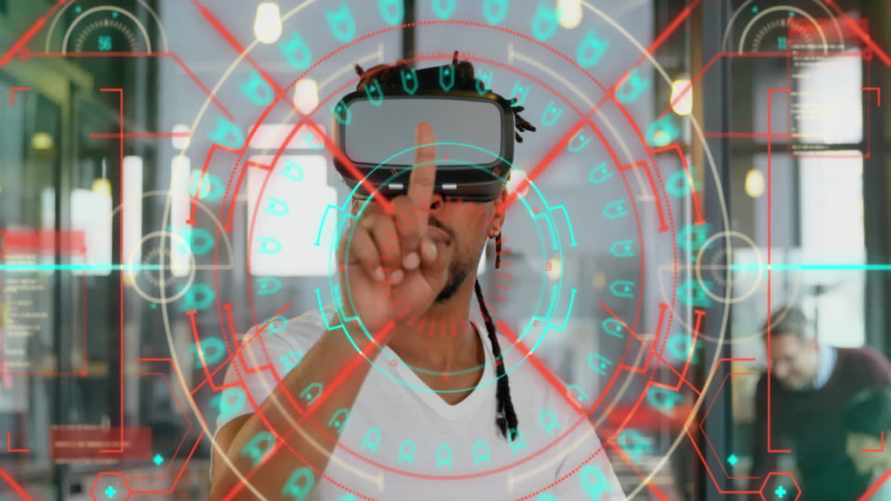 procesamiento de datos y escaneo de alcance sobre hombre afroamericano que usa auriculares vr en la oficina