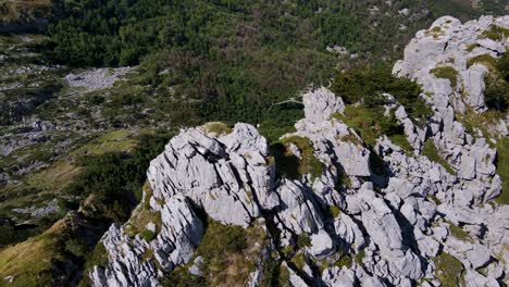 Drone-Aéreo-Del-Parque-Nacional-De-Albania-Theth-10.mp4