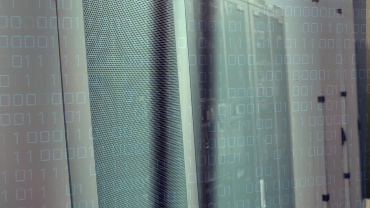 컴퓨터 서버를 통해 이진 코딩과 디지털 데이터 처리의 애니메이션