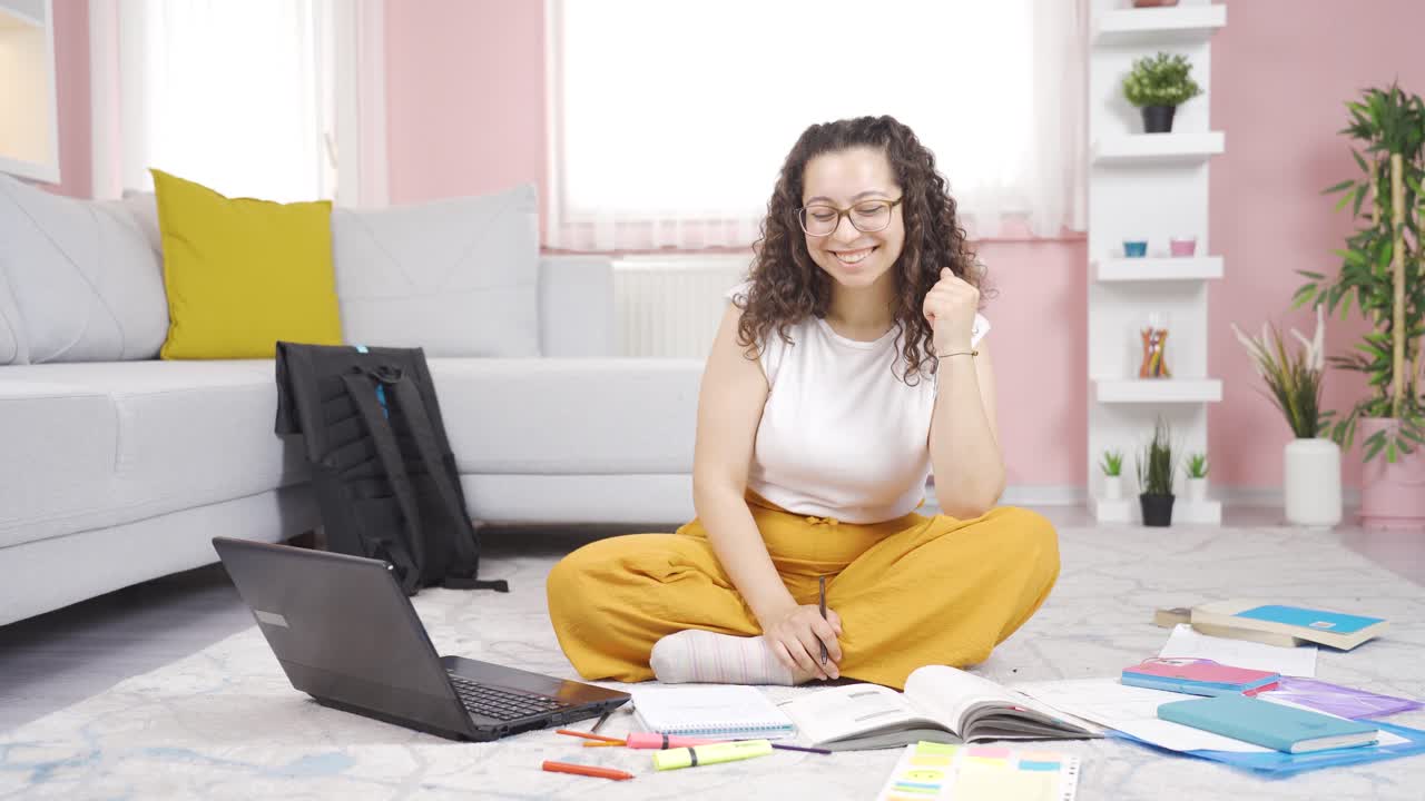 Happy Female student who found Good Idea.