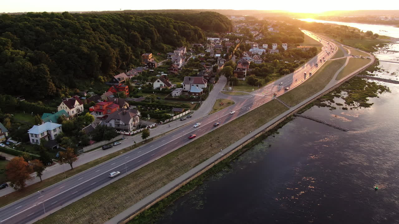 카우나스 시의 도시 거리 교통 및 마벨 지구, 공중 골든 아워 샷