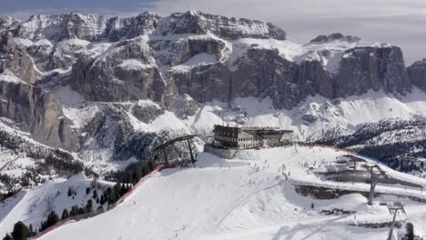 dolomites의 알파인 스키 리조트