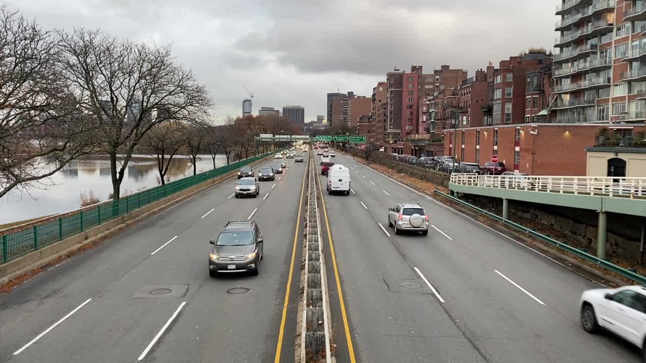 슬로우 모션의 가벼운 트래픽