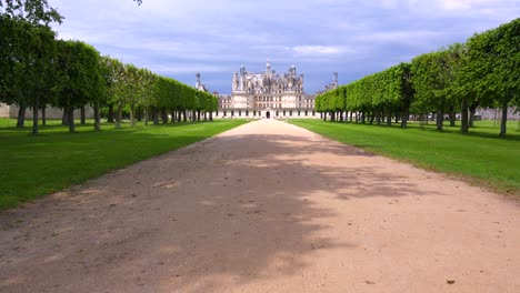 Tilt-up-to-reveal-the-beautiful-chateau-of-Chambord-in-the-Loire-Valley-in-France