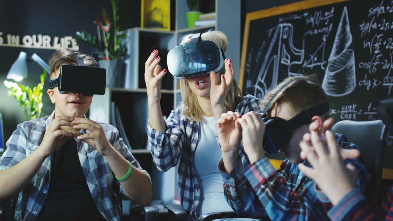 Children Experiencing Virtual Reality