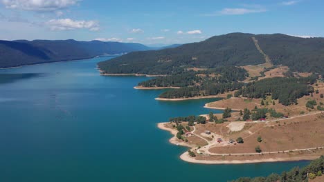 Vista-Aérea-Del-Embalse-De-Dospat-En-Bulgaria