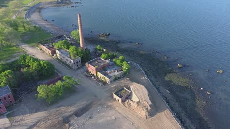 Disturbing-vista-aérea-of-mass-unmarked-graves-in-New-York-on-Hart-Island-of-Covid19-death-victims-1