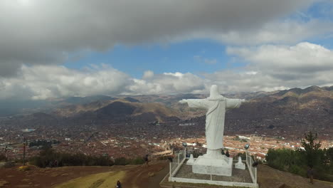 Aerial-Shot-of-Cristo-Blanco-de-Cuzco-in-Peru,-South-America