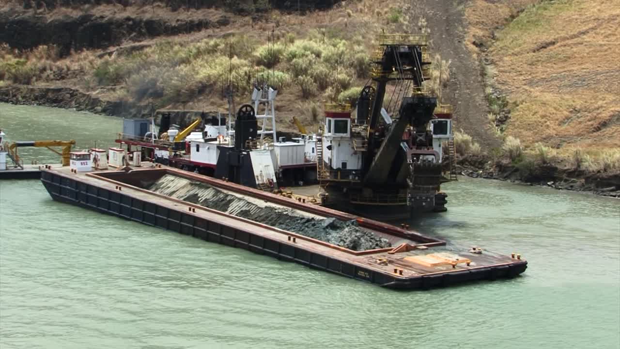 가툰 호수, 파나마 운하 발굴 작업