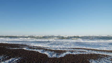 aguas de playa onduladas en dinamarca
