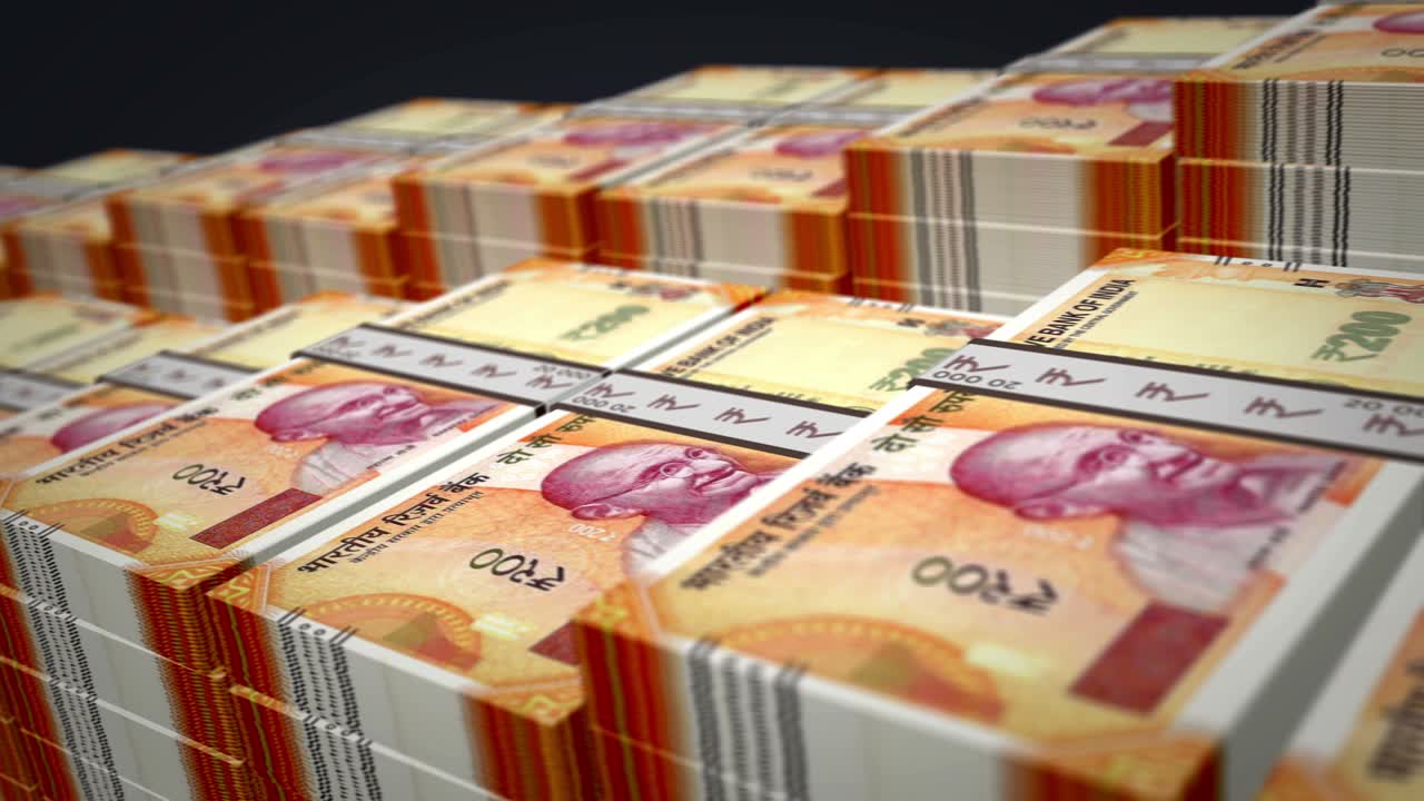 Pacchetto di banconote di rupie indiane in crescita, animazione in loop