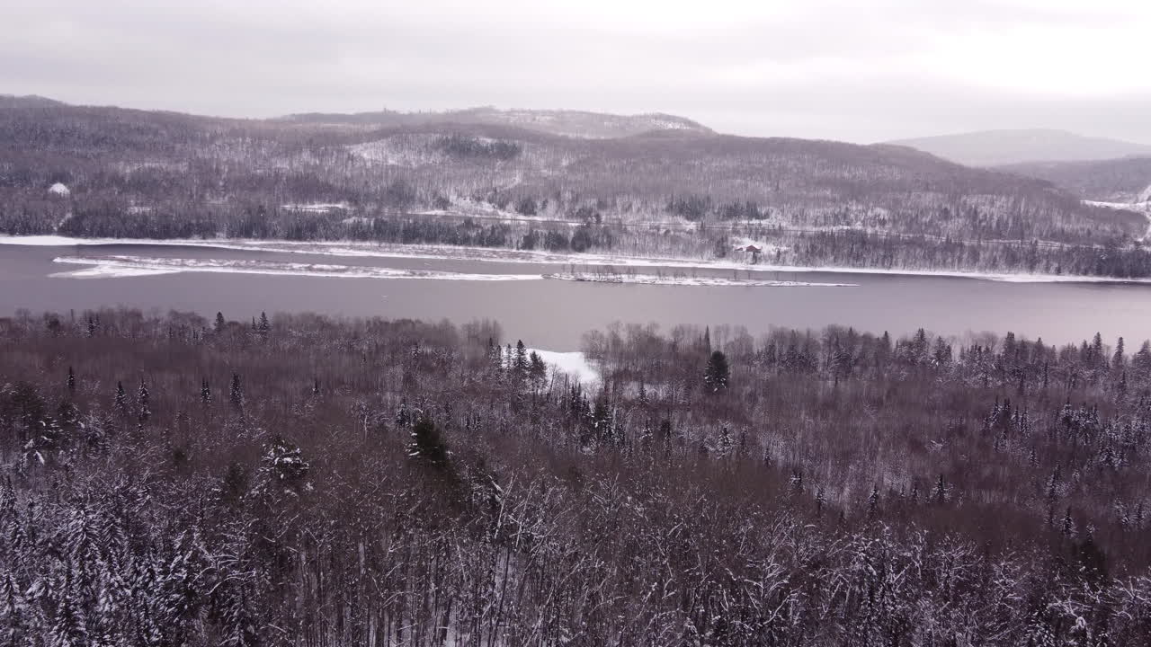 Winter drone shot at rivi&egrave;re st-maurice