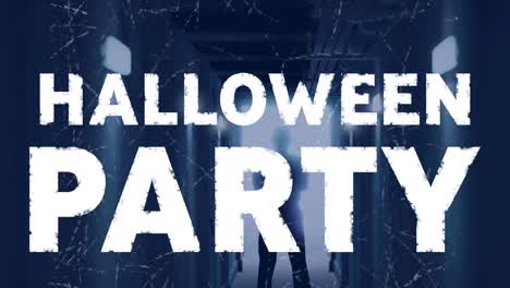 Animation-Von-Kratzern-Und-Halloween-Partytext-In-Weiß-über-Einer-Gruseligen-Figur-Mit-Hintergrundbeleuchtung-Im-Dunklen-Korridor