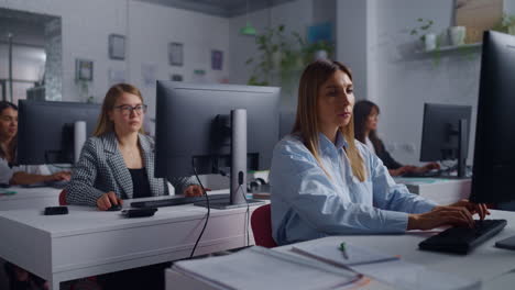 women in a computer training class