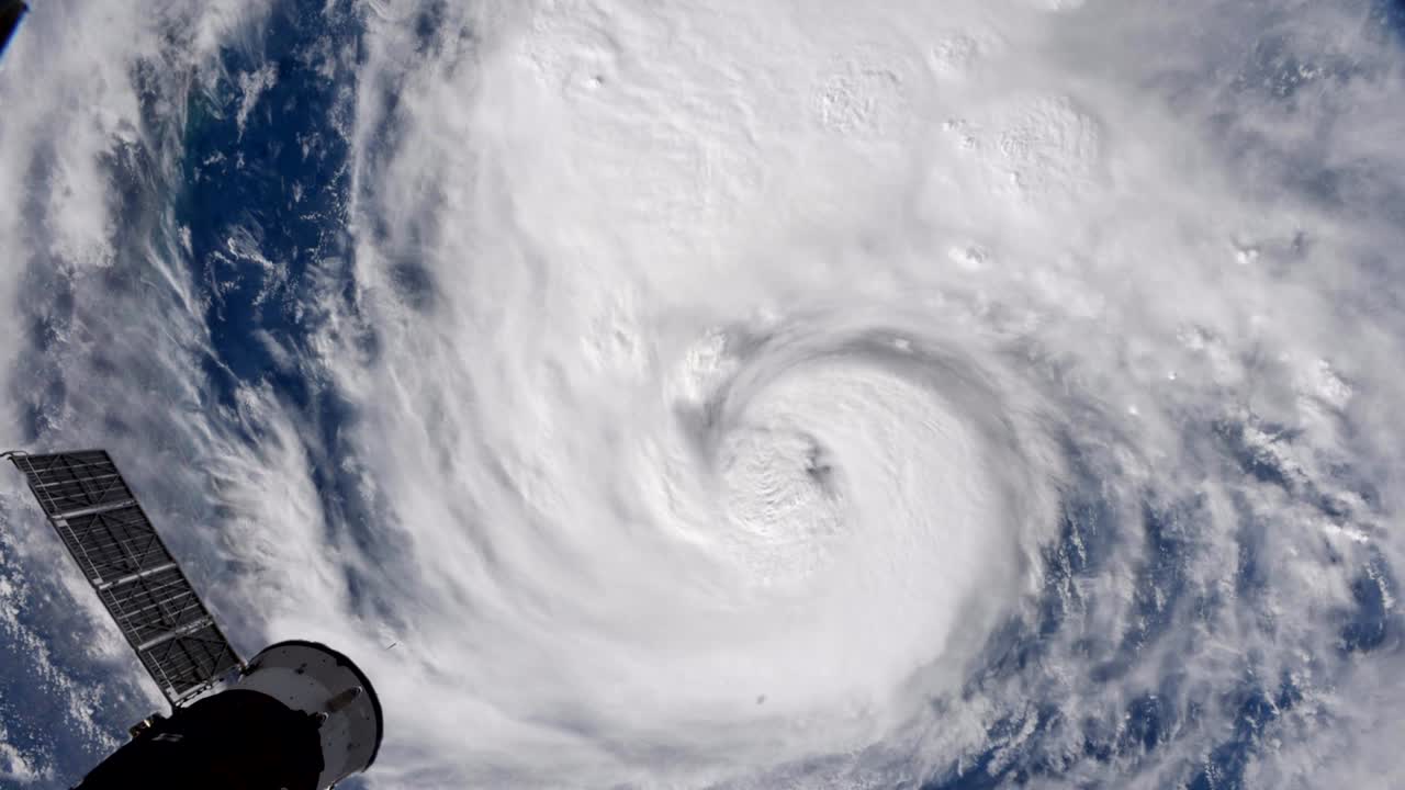 허리케인 하비가 상륙하기 몇 시간 전에