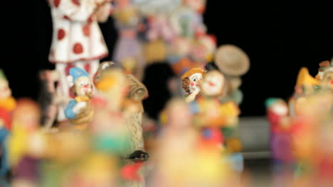 Clowns-statuettes-Montage-with-many-different-shots