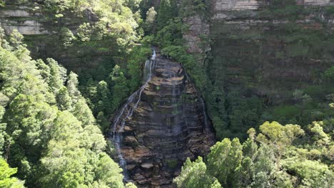 leura cascades waterfall at blue mountains nationalpark