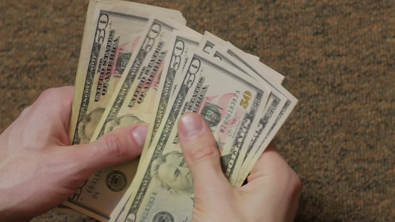 las pilas de dólares cuentan