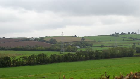 Panoramaaufnahme-Ruhiger-Grüner-Felder