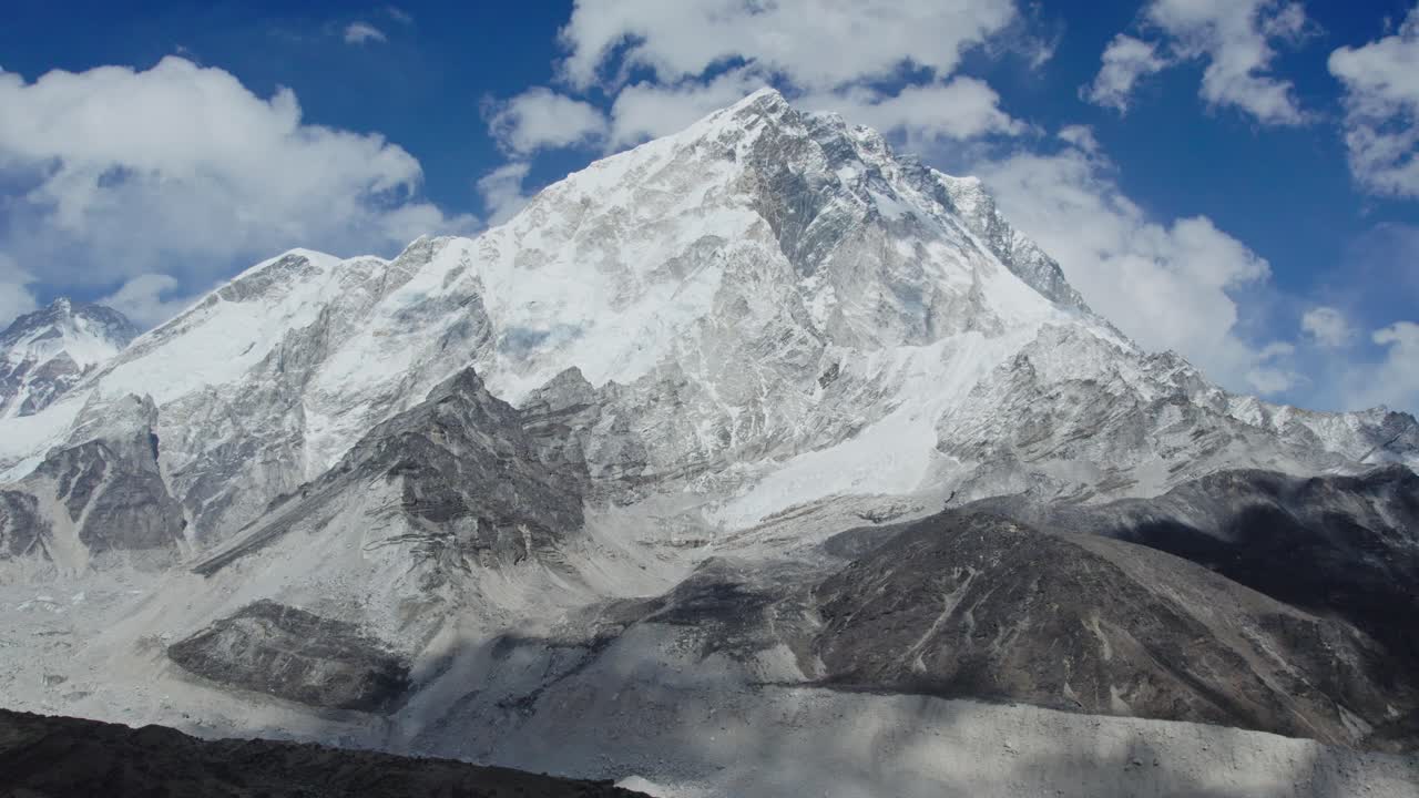 Everest Base Camp Trekking to Nepal EBC 5364 meters