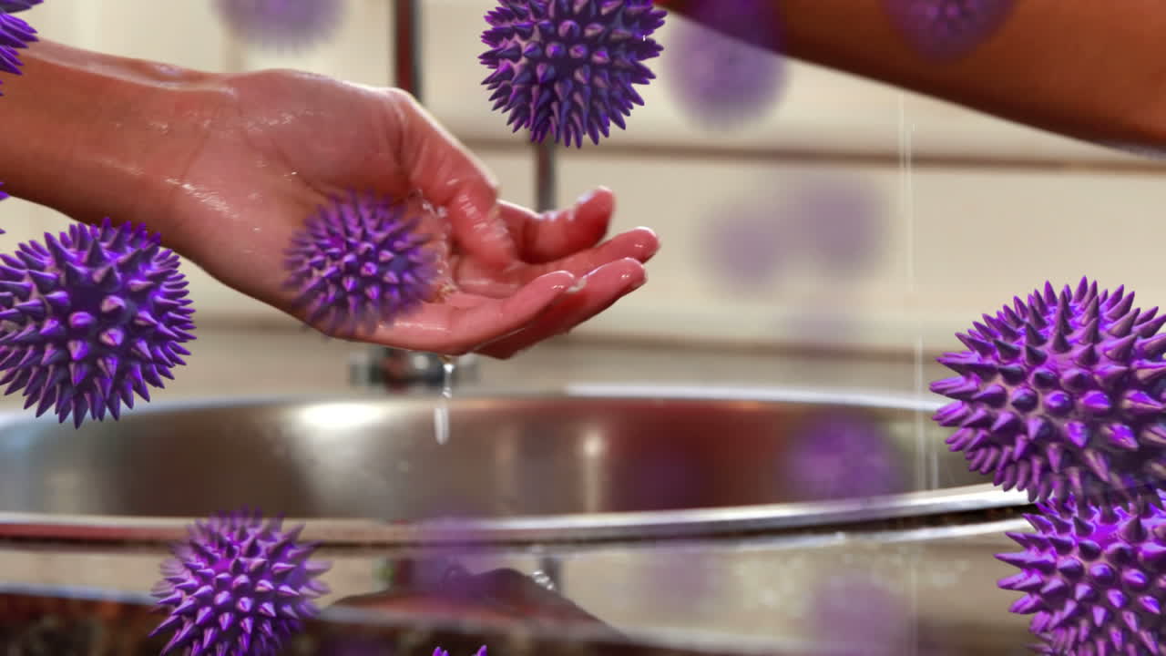 animación de células de macro coronavirus covid-19 que se extienden sobre una mujer lavándose y secándose las manos