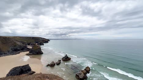 Landscape-of-Carnewas-and-Bedruthan-Steps-Beach---North-coast-of-Cornwall,-UK