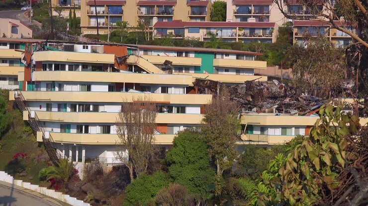 The destroyed remains of a vast apartment complex overlooking the city of Ventura following the 2017 Thomas fire 4