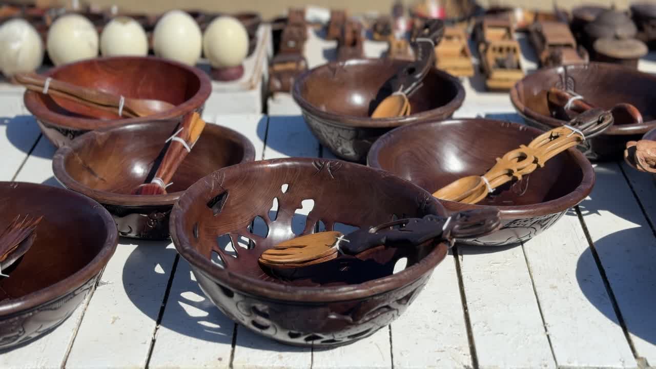 African curios sold at the market