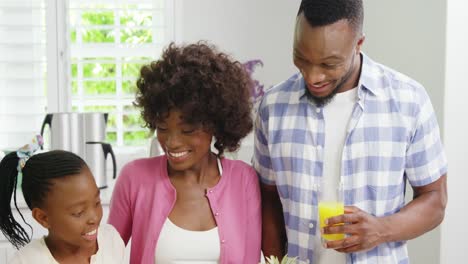 Family-having-breakfast-together