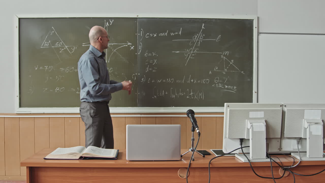 Mathematikprofessor erklärt, wie man Geometrieprobleme löst
