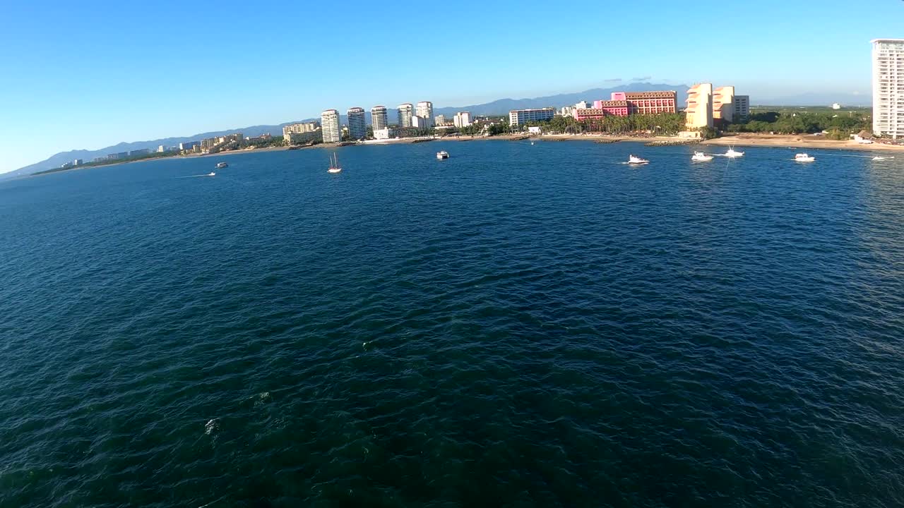 크루즈 선박에서 멕시코를 떠나는 타임 스