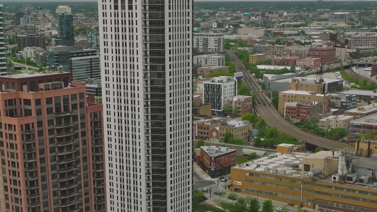 Moderno skyline di Chicago con torri residenziali e per uffici