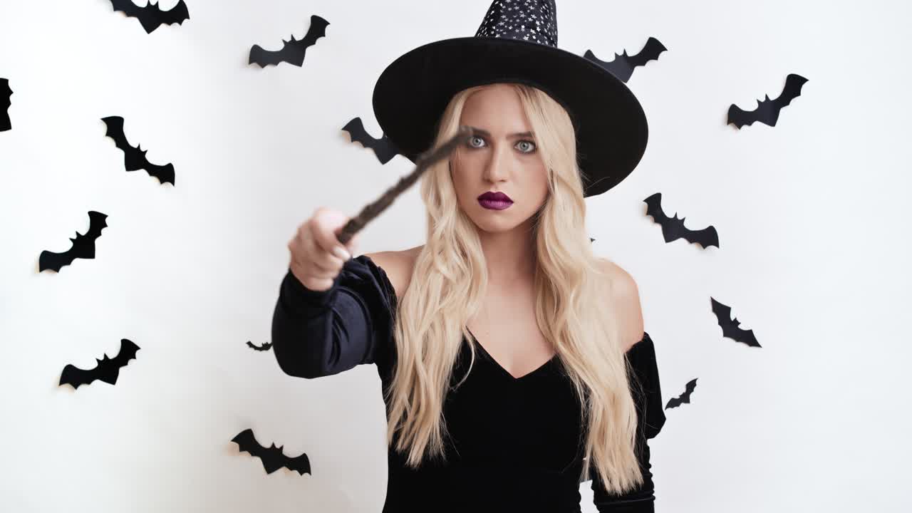 disfraz de bruja con varita mágica