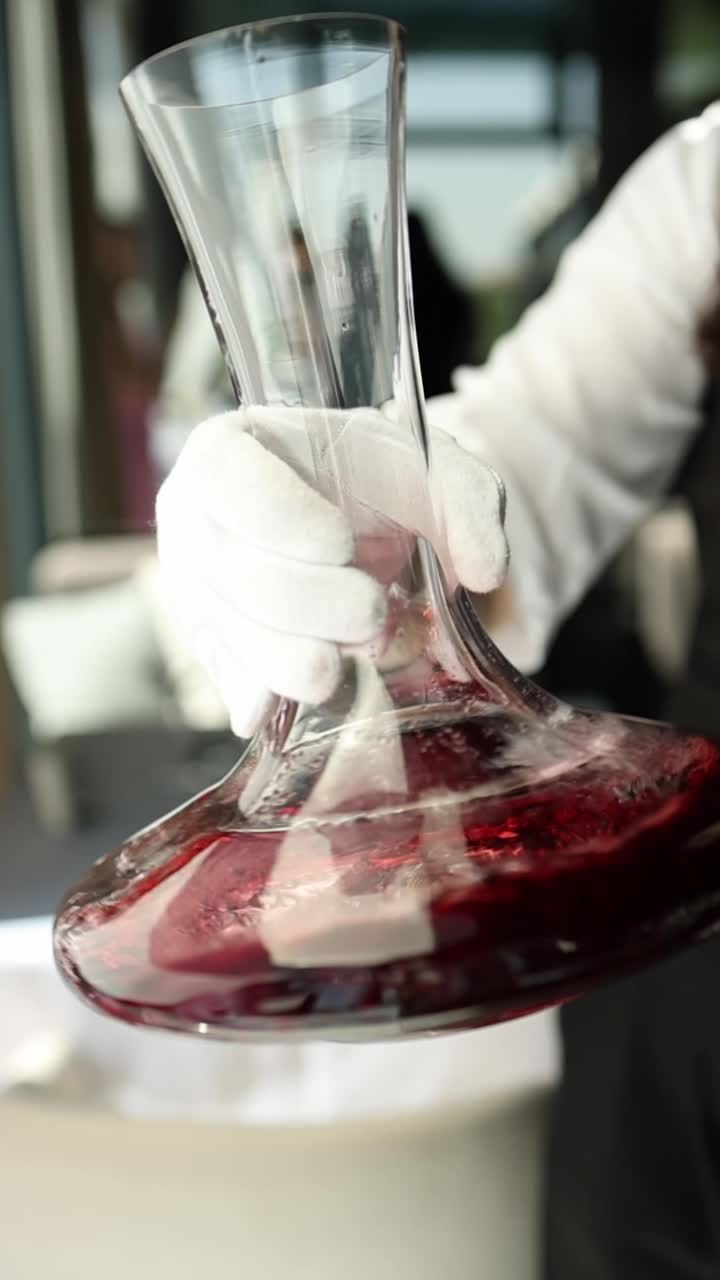 Serving red wine in a decanter