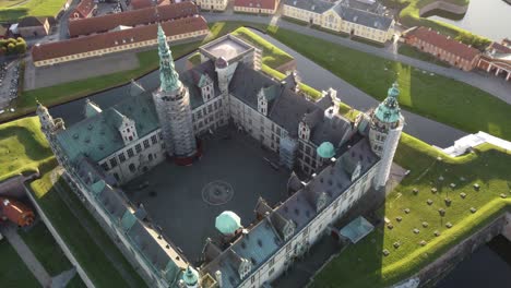 Schloss-Kronborg-Im-Renaissancestil-Kann-Aus-Der-Luft-Betrachtet-Werden