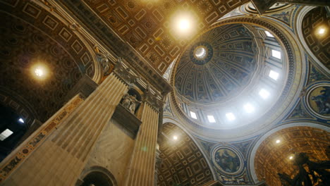 interior de la cúpula de la basílica de san pedro