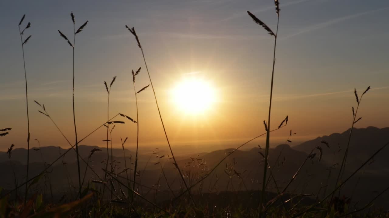 Sun rising in the mountains. Espírito Santo, Brazil.