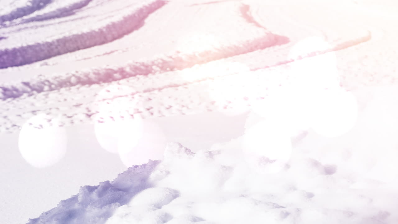 빛의 반점이 있는 눈 속의 트랙의 애니메이션