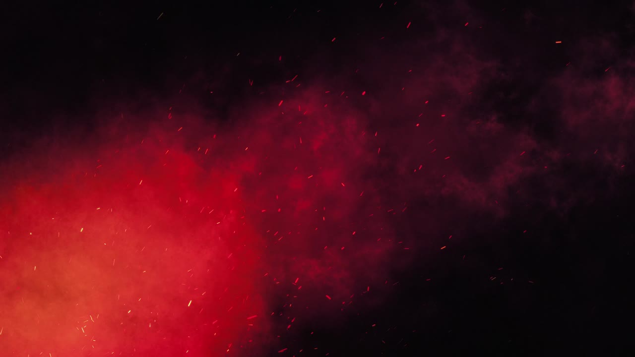 스파크와 연기가 있는 대각선 은 빛