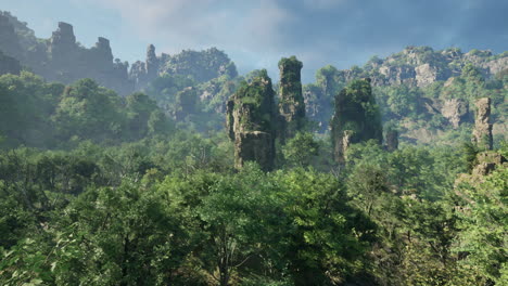 paisaje de bosque verde exuberante con altas formaciones rocosas