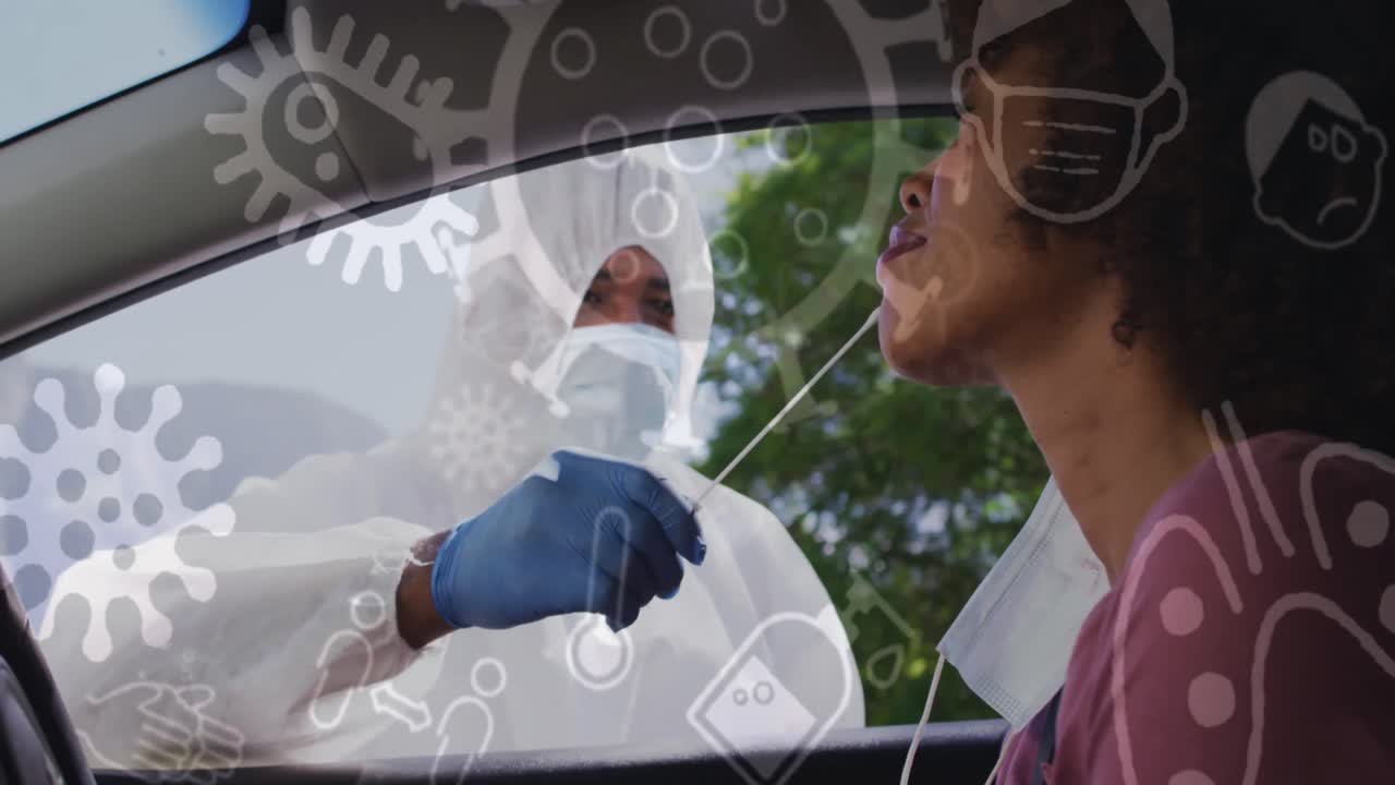 iconos de concepto de covid-19 flotando contra un trabajador de salud masculino enviando mensajes de texto a una mujer afroamericana en el coche