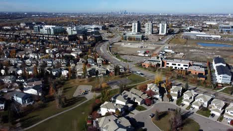 Revealing-shot-of-Calgary-Downtown-from-Quarry-Park-community