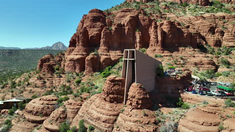 la capilla de la santa cruz es una capilla católica romana icónica construida en mesas, sedona, arizona, estados unidos.