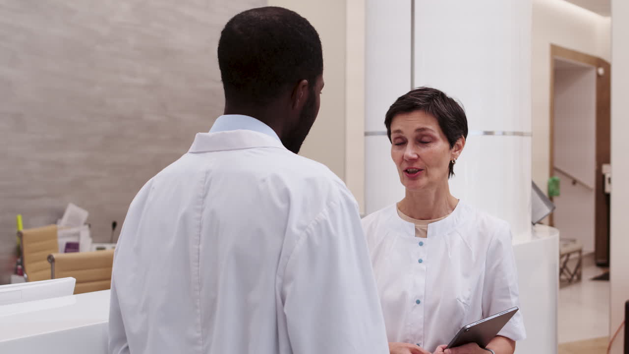 Ophthalmologists talking