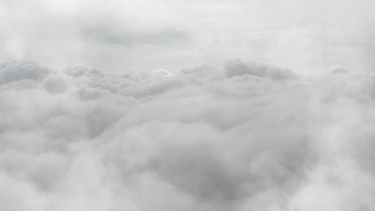 extensión de nubes que se producen en el cielo, nubes cumulonimbus