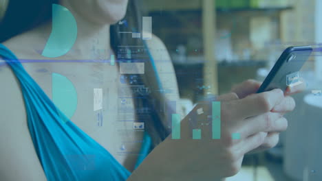 animación del procesamiento de datos financieros sobre una mujer caucásica que usa un teléfono inteligente