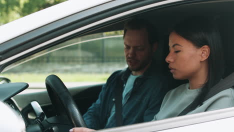 woman learning how to drive